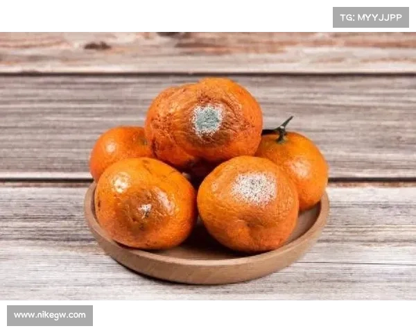 水果被列入“致癌名单”，吃多了真的会致癌吗？真相揭示(水果吃多了也会诱发癌症)