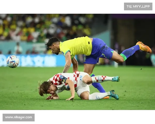 世界杯预选赛巴西安东尼内切射门得分